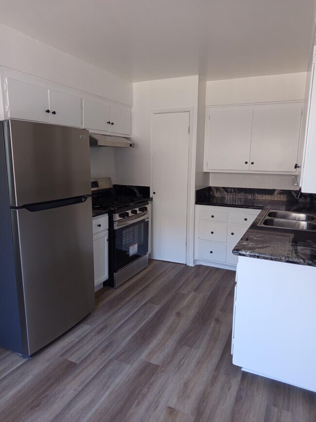 Foto del edificio - 1425 W Stoneridge Ct.