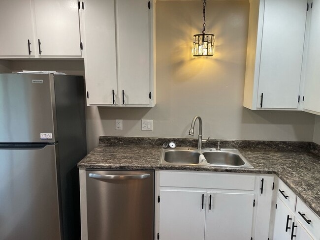 Building Photo - 2071 Little River Ln