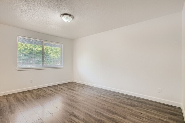 Building Photo - 12715 1st Ave Ct E