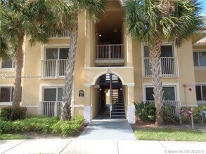 Building Photo - 9905 Westwood Dr