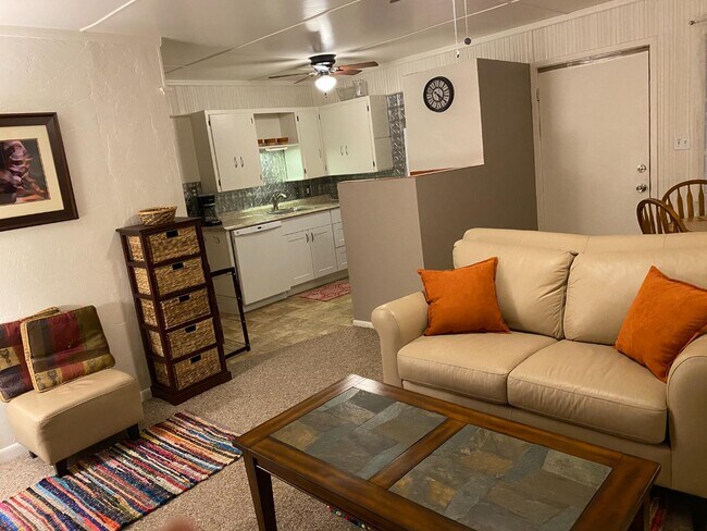 Foto del edificio - 304 S Harrison St