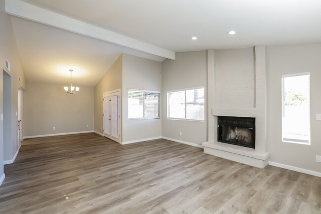 Building Photo - 2228 E Flossmoor Ave
