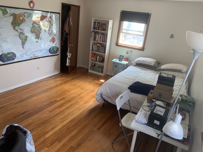 2 closets in main bedroom - 841 Adams Ave