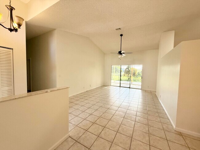Building Photo - 5609 Descartes Cir