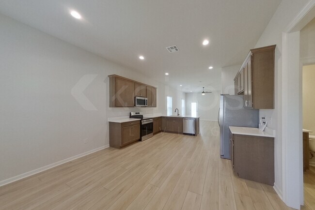 Foto del edificio - 13968 Rosewell St
