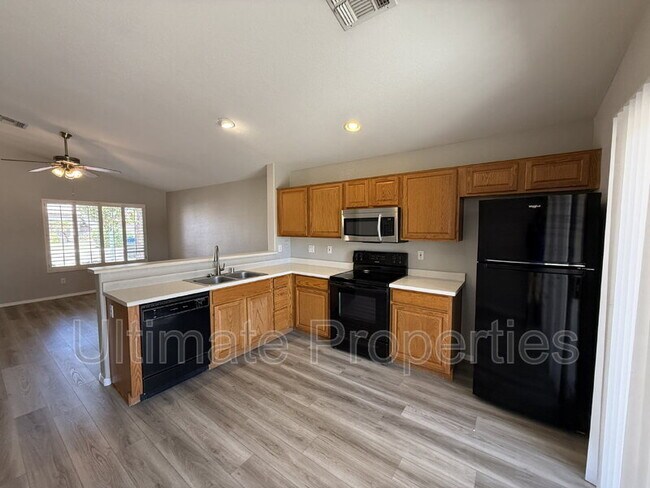 Building Photo - 15345 W Evans Dr