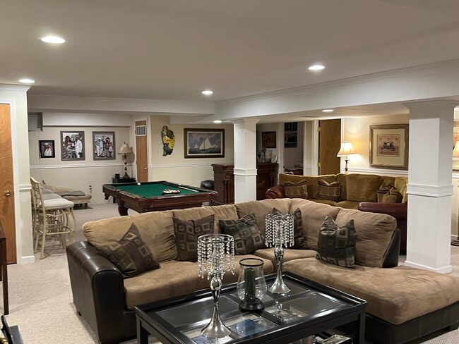 Building Photo - 241 W 31st St