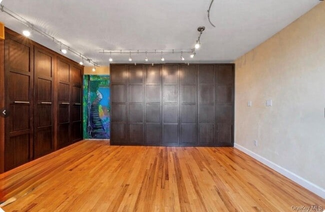 Foto del edificio - 83-40 Austin St