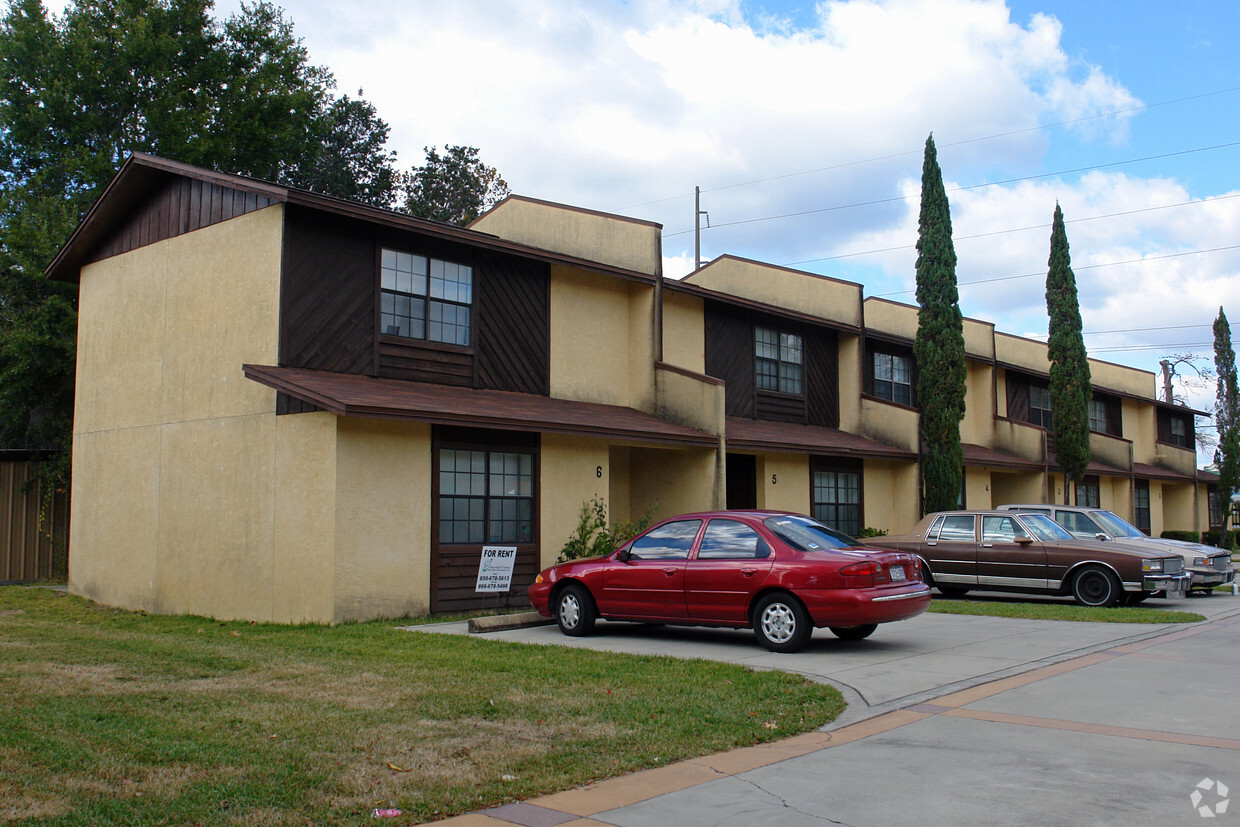 Building Photo - Enchanting House Apartments
