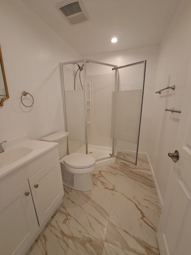 Building Photo - 19841 Kittridge St