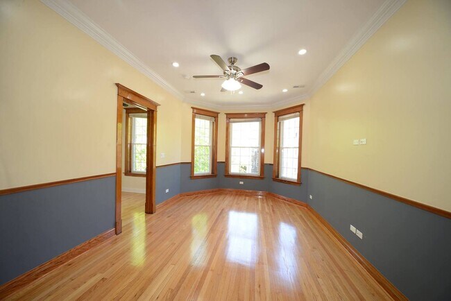 Building Photo - 3323 W Pierce Ave