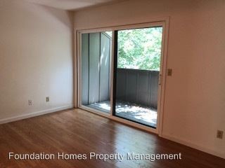 Building Photo - 2 br, 1.5 bath House - 3 Burdell Ct.