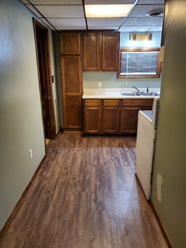 Primary Photo - 30 W Brown St