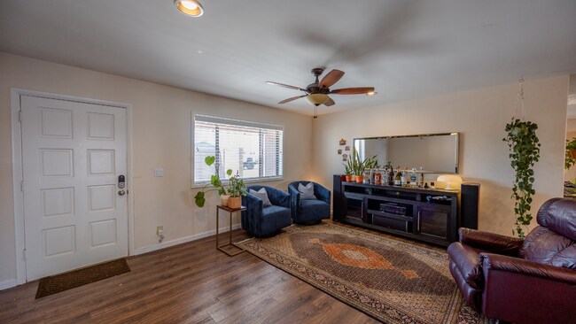Building Photo - 7246 E Papago Dr