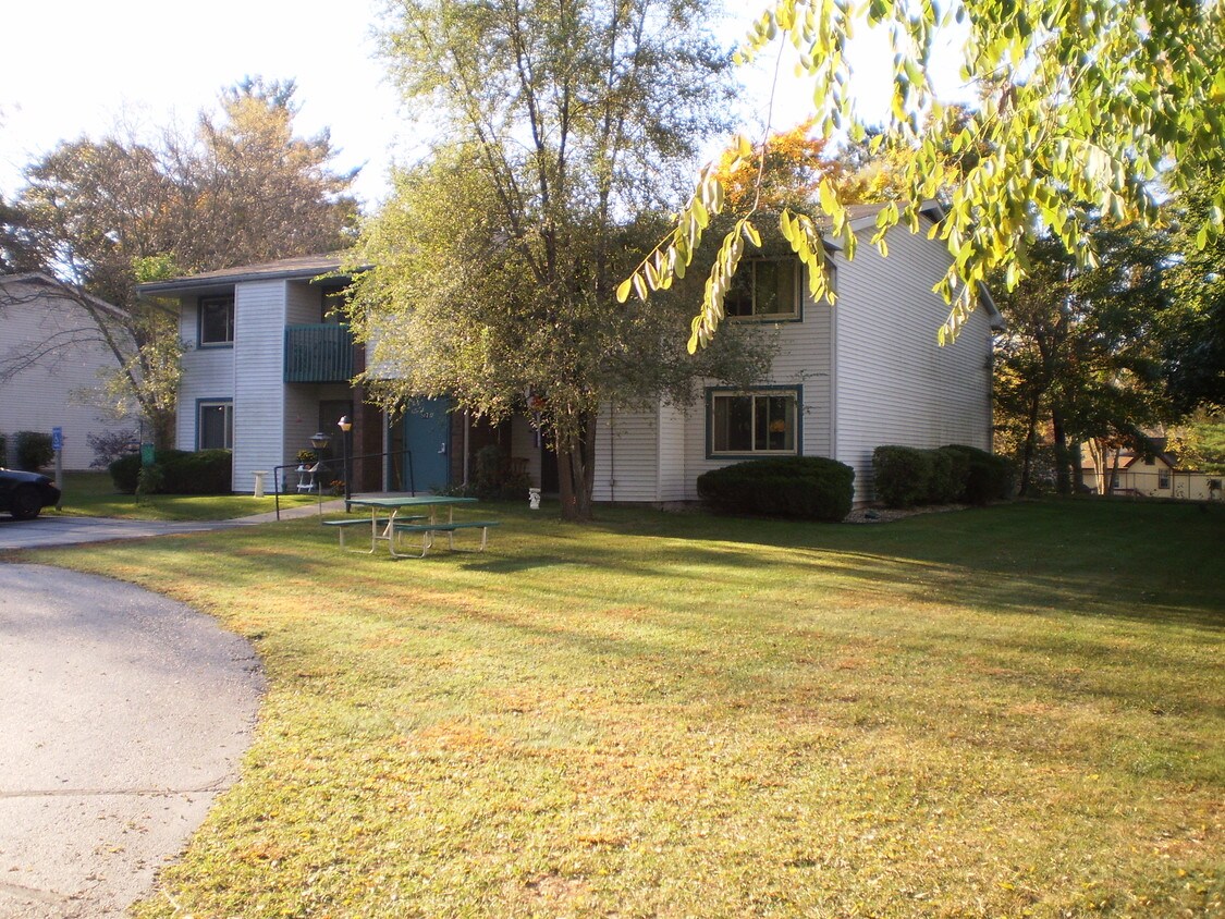 Primary Photo - 507 Elliot St