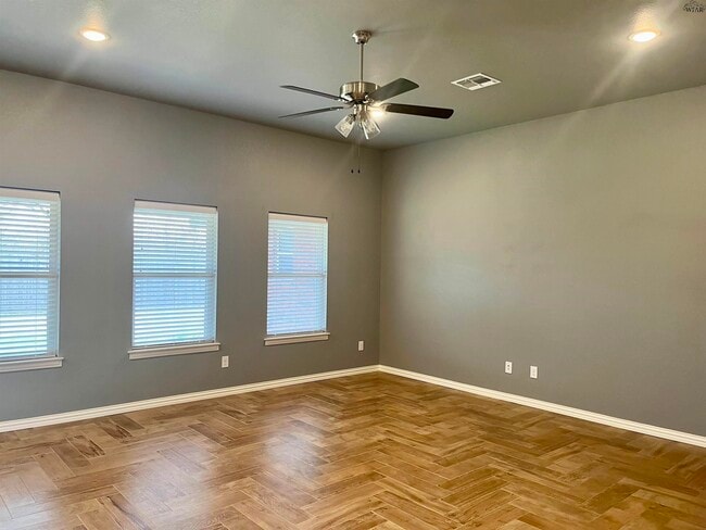 Foto del edificio - 5021 Olivia Ln