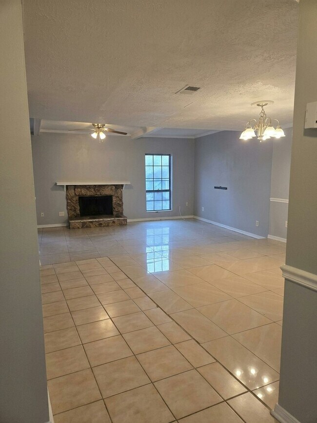 Foto del edificio - 6427 Woodstone Way