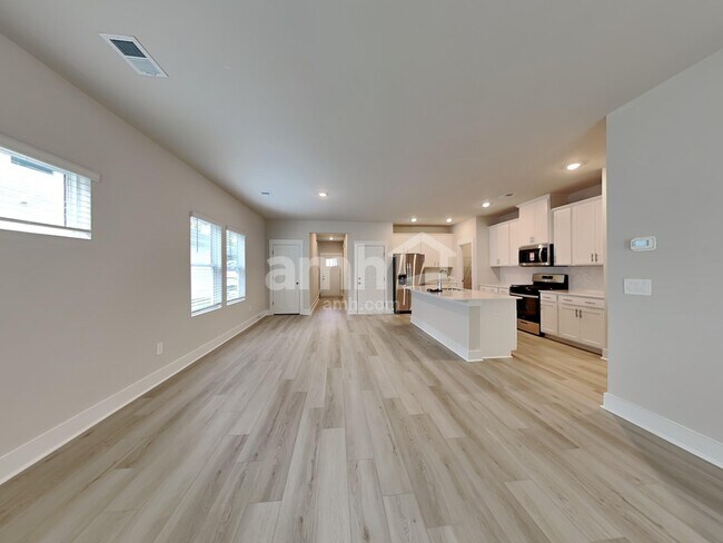 Foto del edificio - 536 Crowder Pl