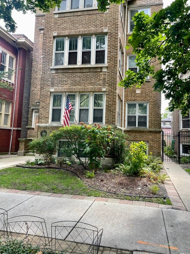 1329 W Thorndale Ave Unit GDN, Chicago, IL 60660 Room for Rent in