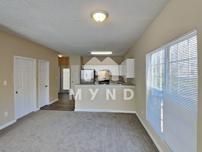 Foto del edificio - 5010 Oakley Commons Blvd