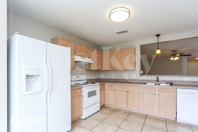Building Photo - 2610 Whitewood Rd
