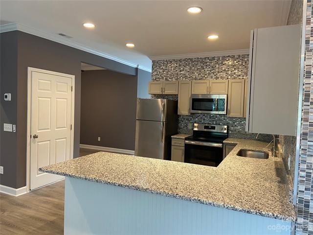 Building Photo - 2221 Waxhaw-Marvin Rd