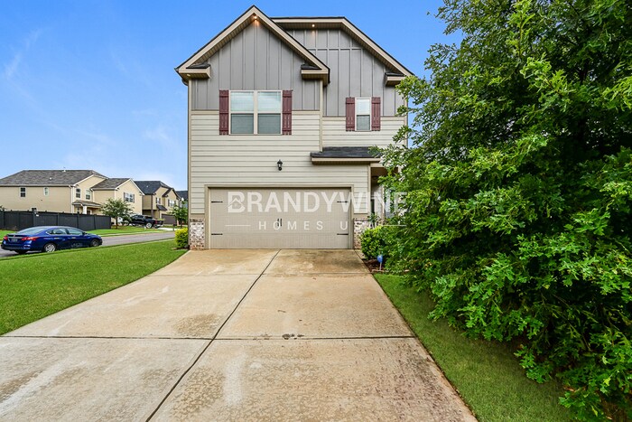 Primary Photo - COMING SOON ....One half month FREE RENT!!...