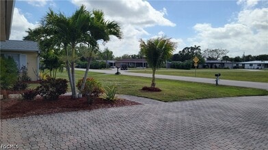 Building Photo - 1403 Davis Dr