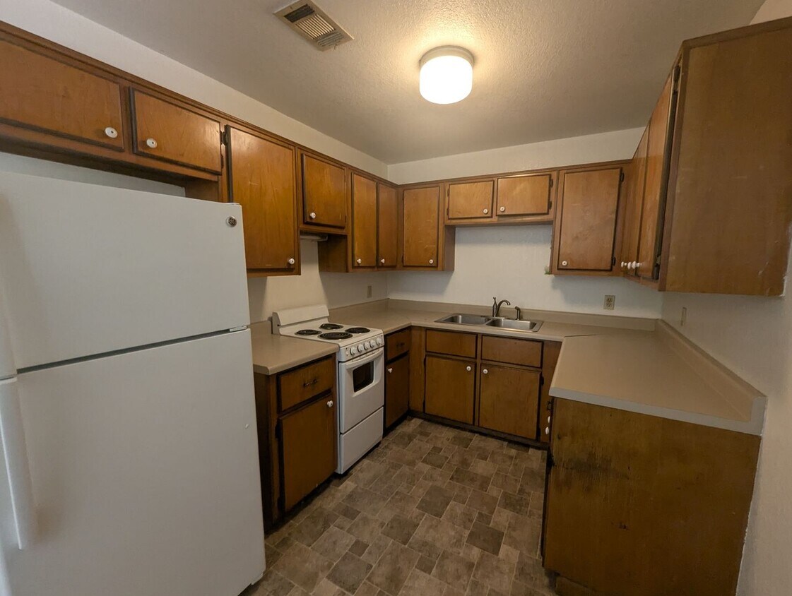 Primary Photo - 2 Bed/1 Bath Apartment in Melbourne