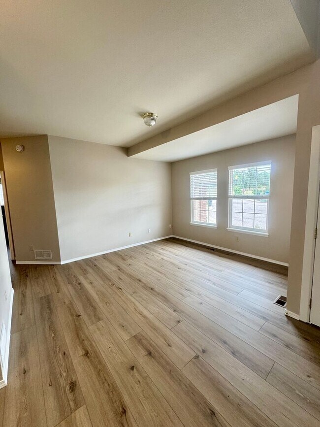 Foto del edificio - Updated Home in Peregrine