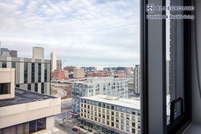 Foto del edificio - 345 Harrison Ave