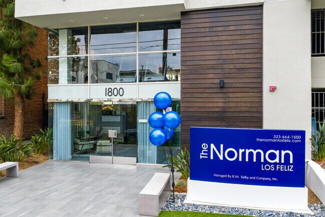 Entrada - The Norman