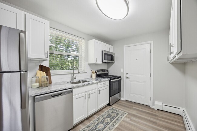 Foto del edificio - Eagle Rock Apartments at West Hartford