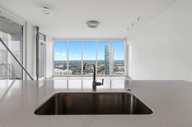 Foto del edificio - 301 West Ave