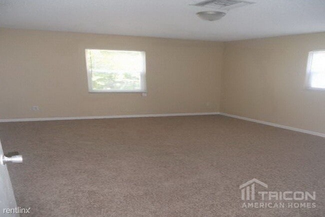 Building Photo - 2872 English Dr