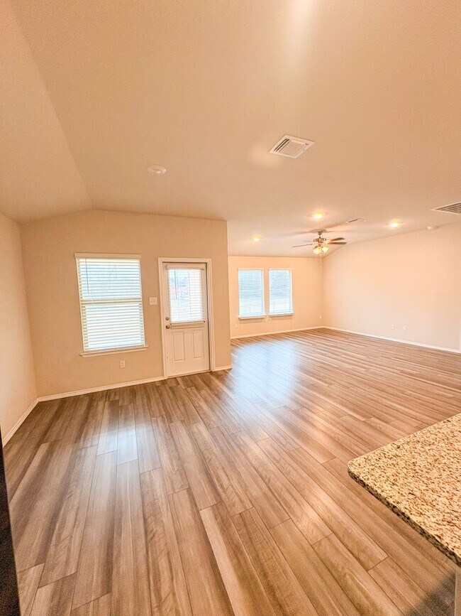 Foto del edificio - 8713 Cantera Rdg Rd