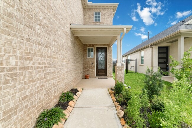 Building Photo - 728 Lake Lacosta Dr