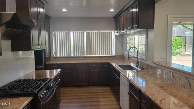 Foto del edificio - 981 Moonbeam Dr