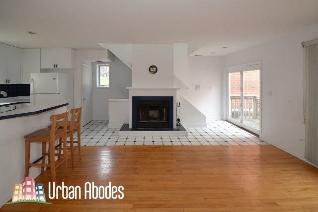 Primary Photo - 849 W Fletcher St
