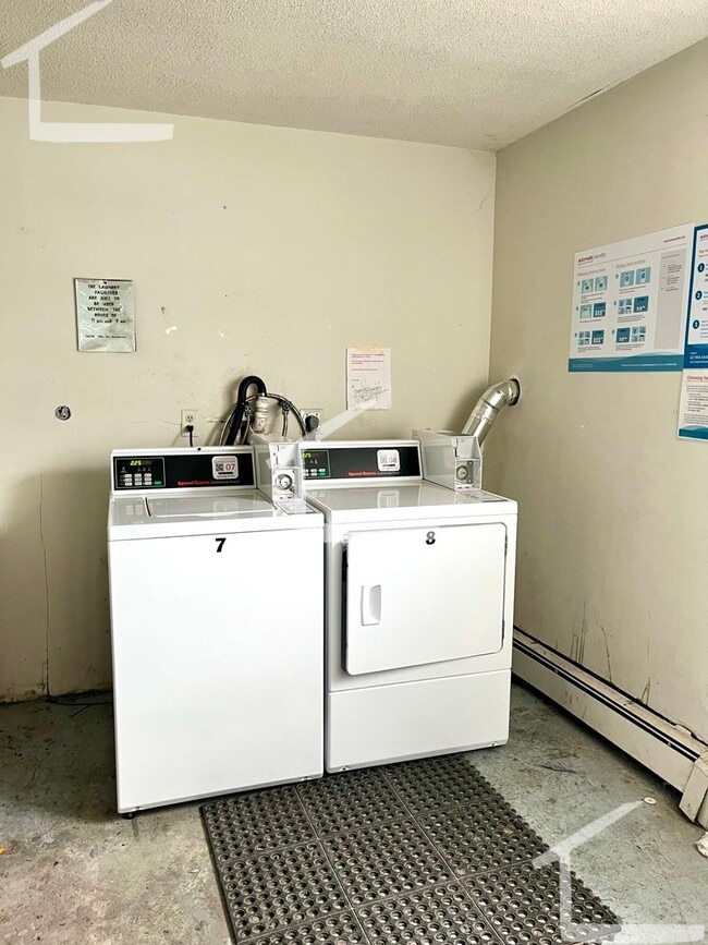 Building Photo - One Bed plus Office with Parking + HHW