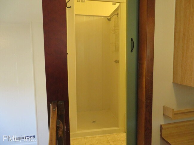 Foto del edificio - 1 br, 1 bath House - 328½ Martin Street