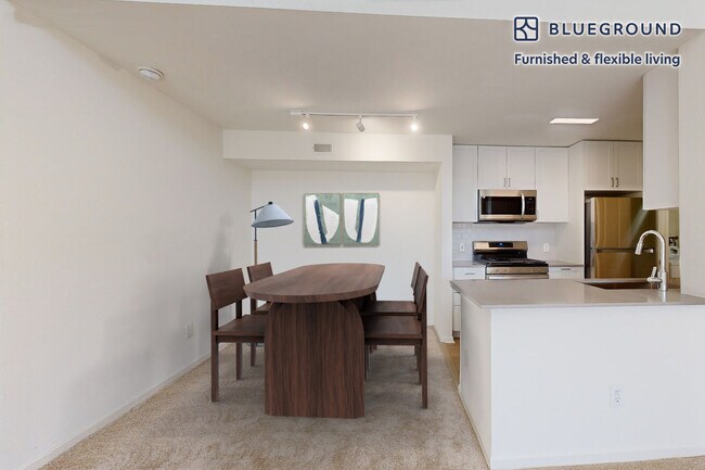 Building Photo - 313 Avalon Cir