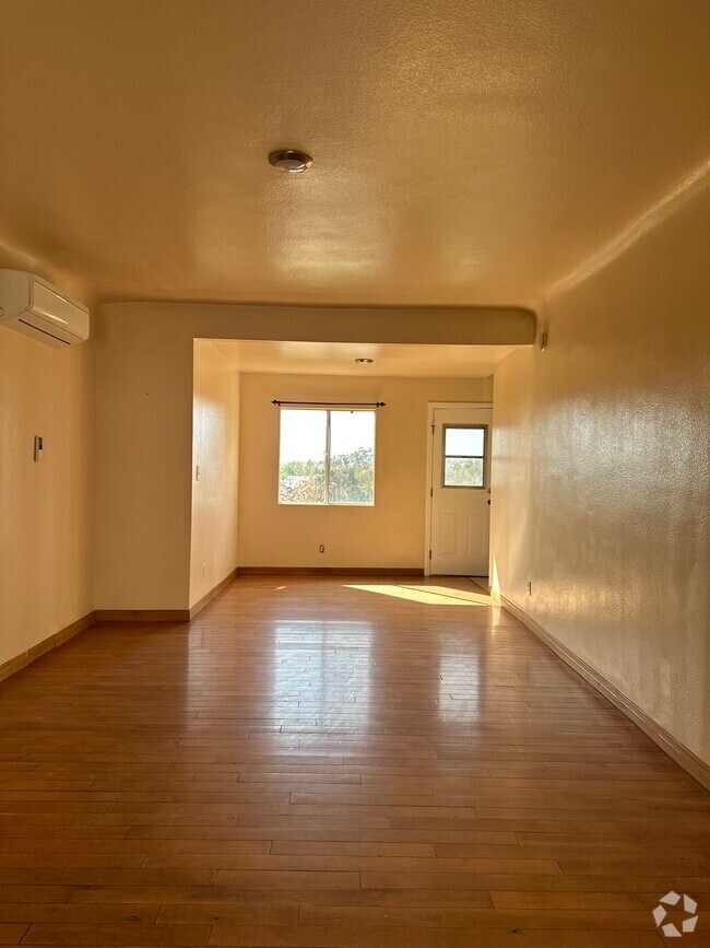 The Brooklyn Apartments for Rent with a Yard Los Angeles, CA 1
