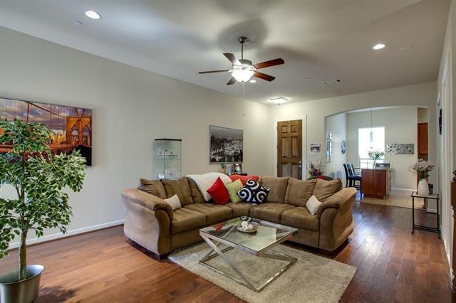 Foto del edificio - 8632 Knox St