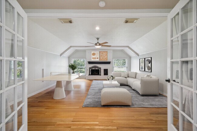 Foto del edificio - 1711 Chestnut Ridge Rd