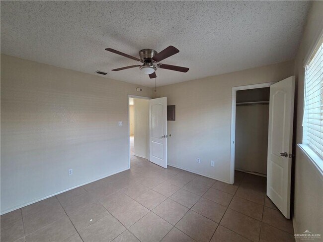 Building Photo - 2501 Hibiscus Ave