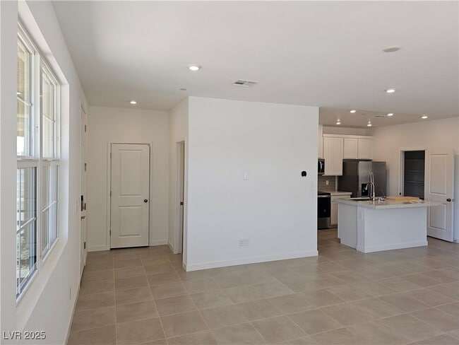 Building Photo - 187 Vanhoy Ave