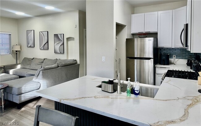 Building Photo - 4730 E Craig Rd