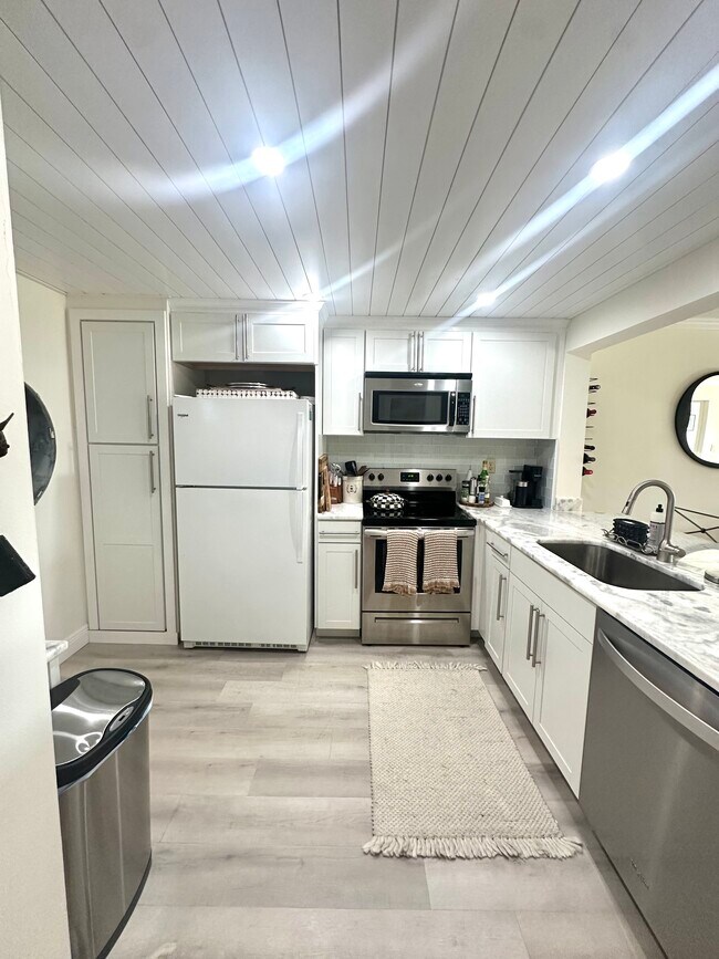 Foto del edificio - 1083 Forest Lakes Dr
