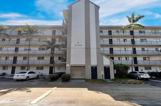 Building Photo - 8550 N Sherman Cir